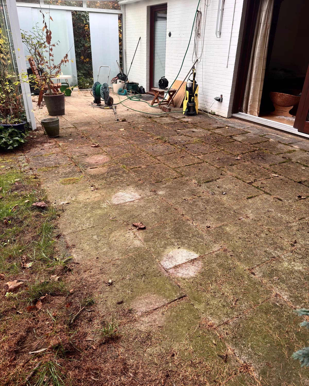Terrasse in Henstedt-Ulzburg vor der Aufbereitung