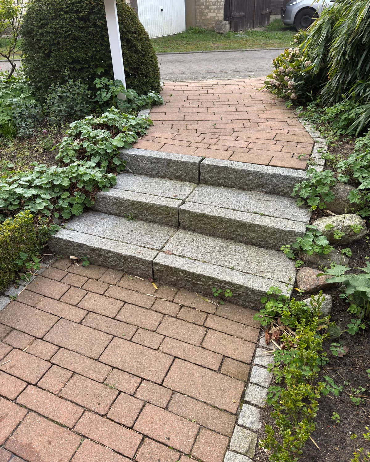 Treppe in Kosel vor der Aufbereitung