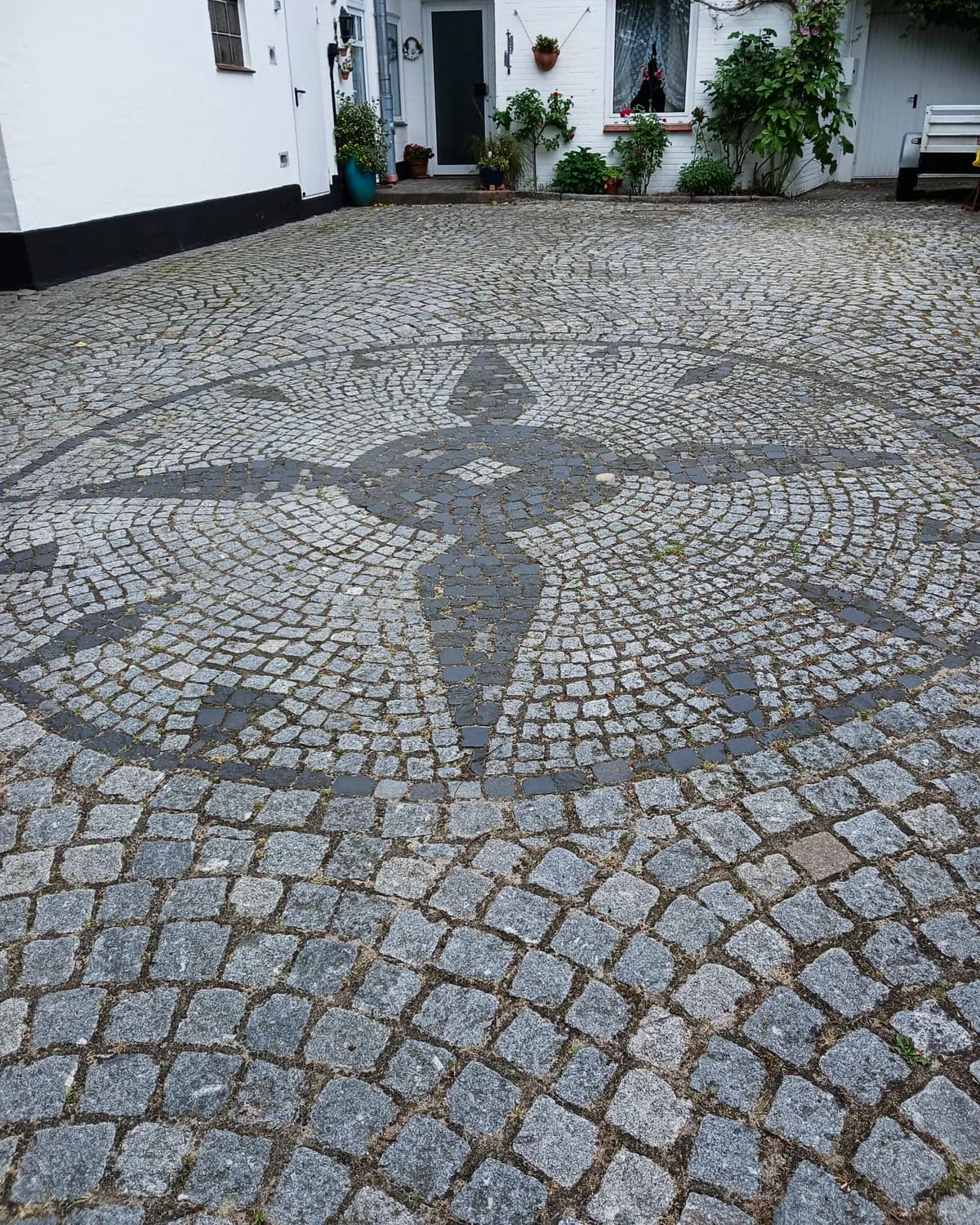 Auffahrt in Eckernförde vor der Aufbereitung